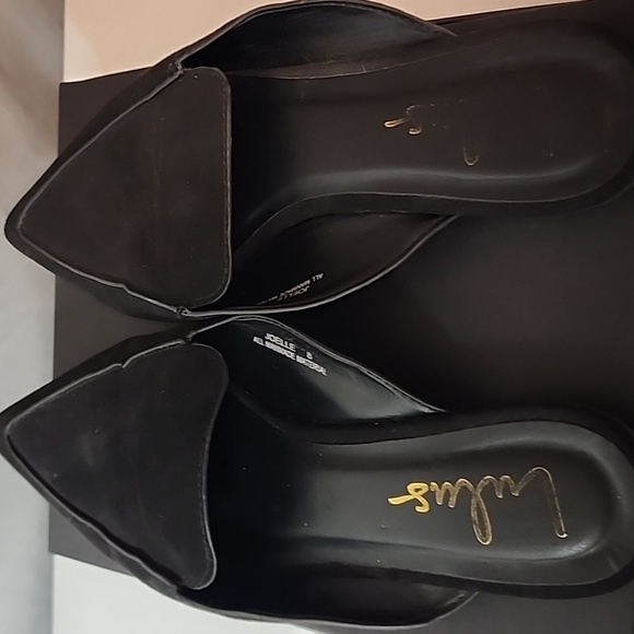 Lulu's Elegant Black Pointed Mules - Picture 4 of 6
